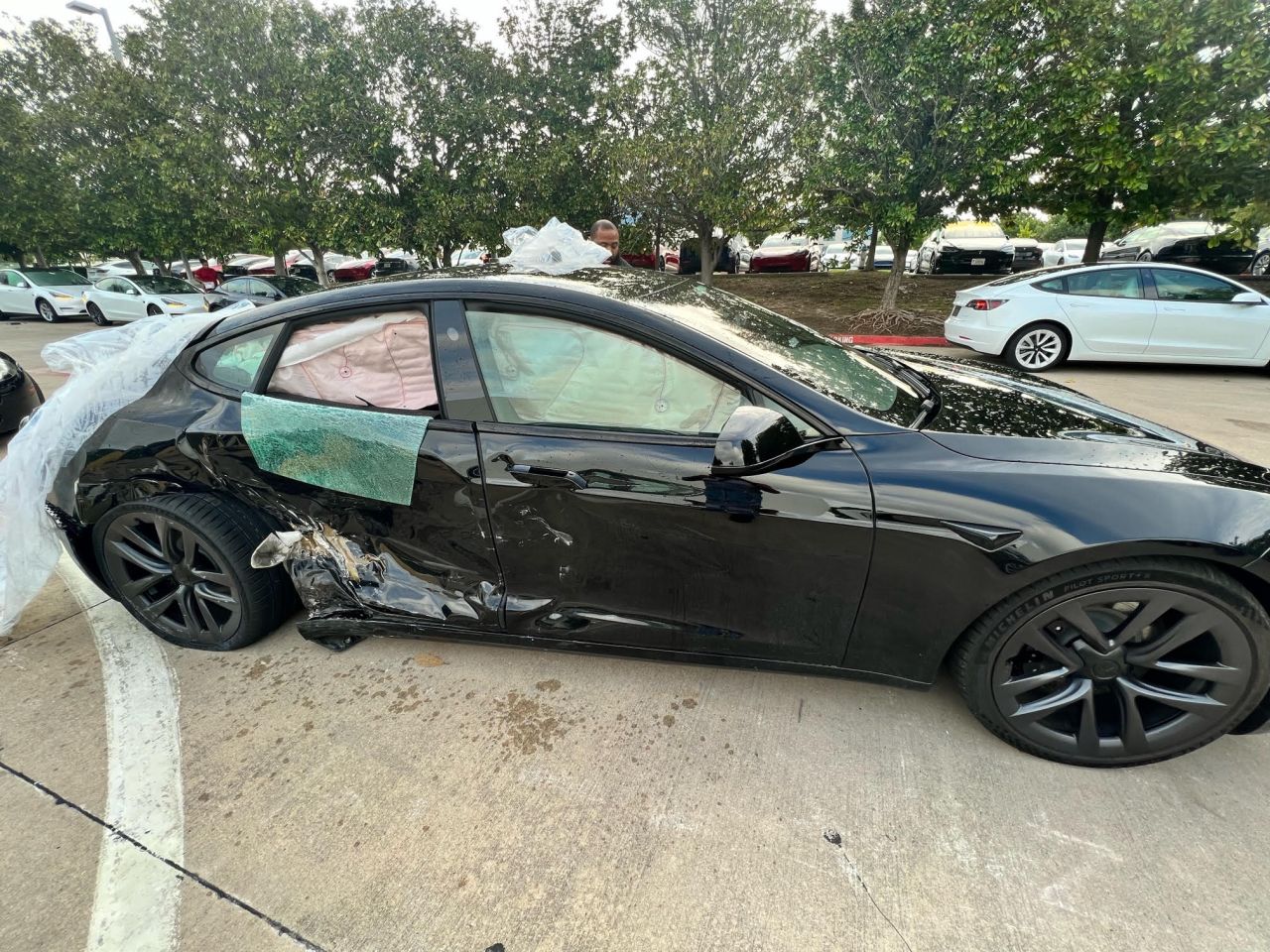 Tesla Model S Plaid po wypadku