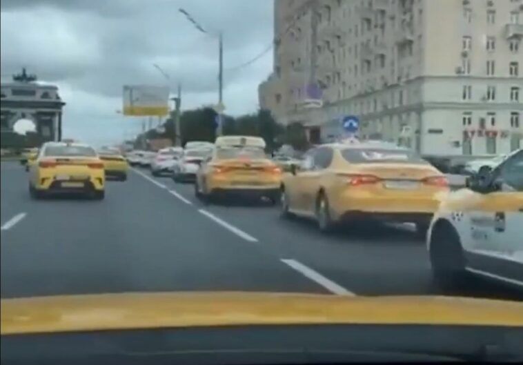 Anonymous sparaliżowało dzielnicę Moskwy taksówkami
