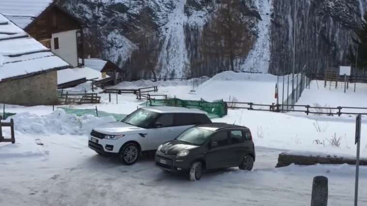 Fiat Panda 4x4 od snow road
