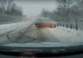 Uderzenie w barierki na zaśnieżonej drodze
