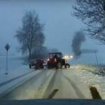 Utrata panowania nad traktorem na śniegu
