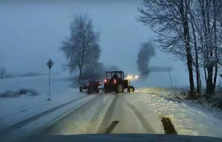 Utrata panowania nad traktorem na śniegu