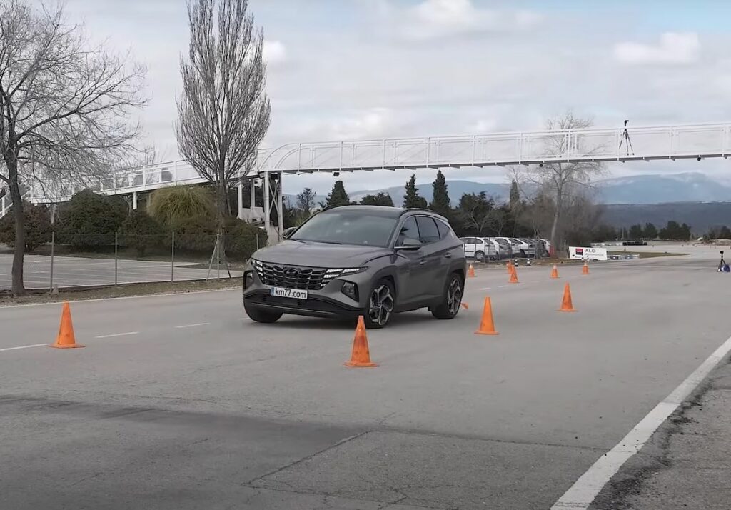Hyundai Tucson PHEV test Å‚osia