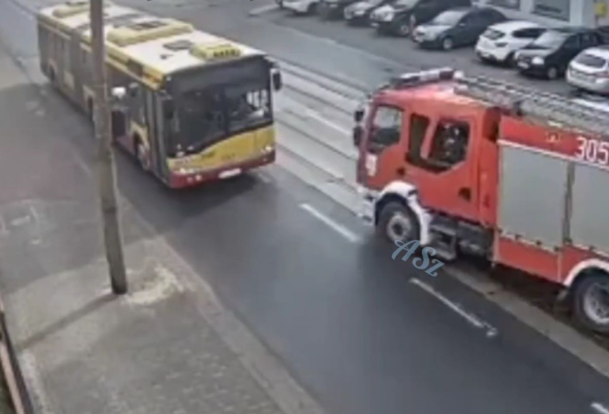 Strażak wjechał w autobus