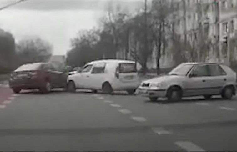 Kolizja na warszawskim skrzyżowaniu