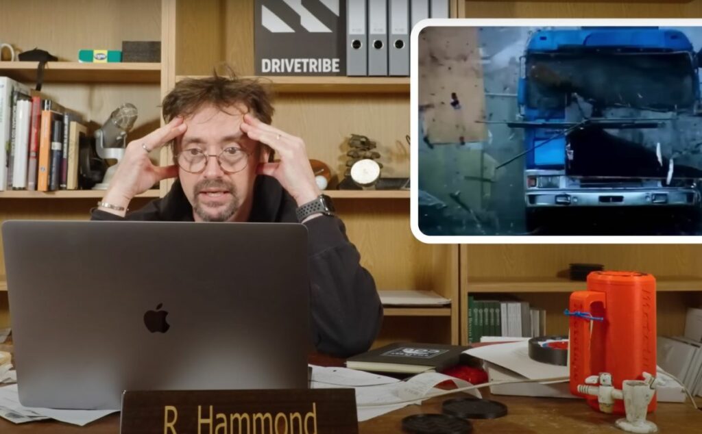 Richard Hammond oglÄ…da nagrania ze swoich kolizji