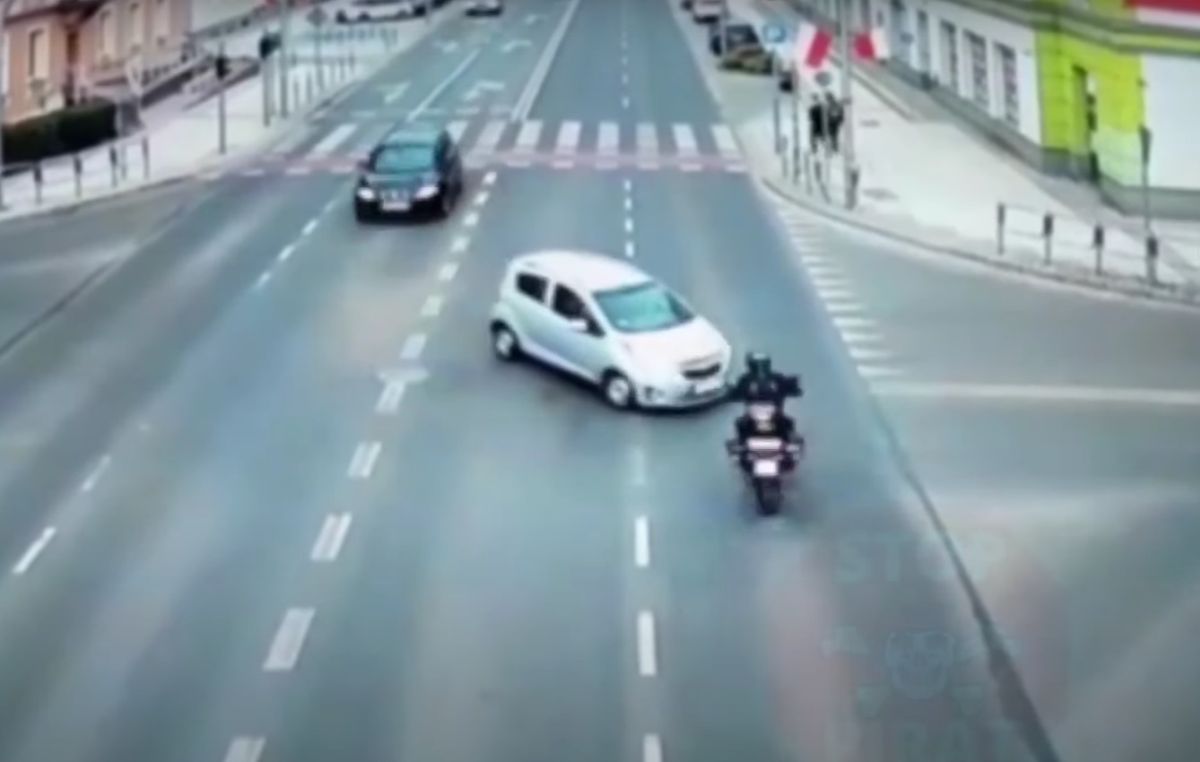 Zderzenie motocyklisty z autem