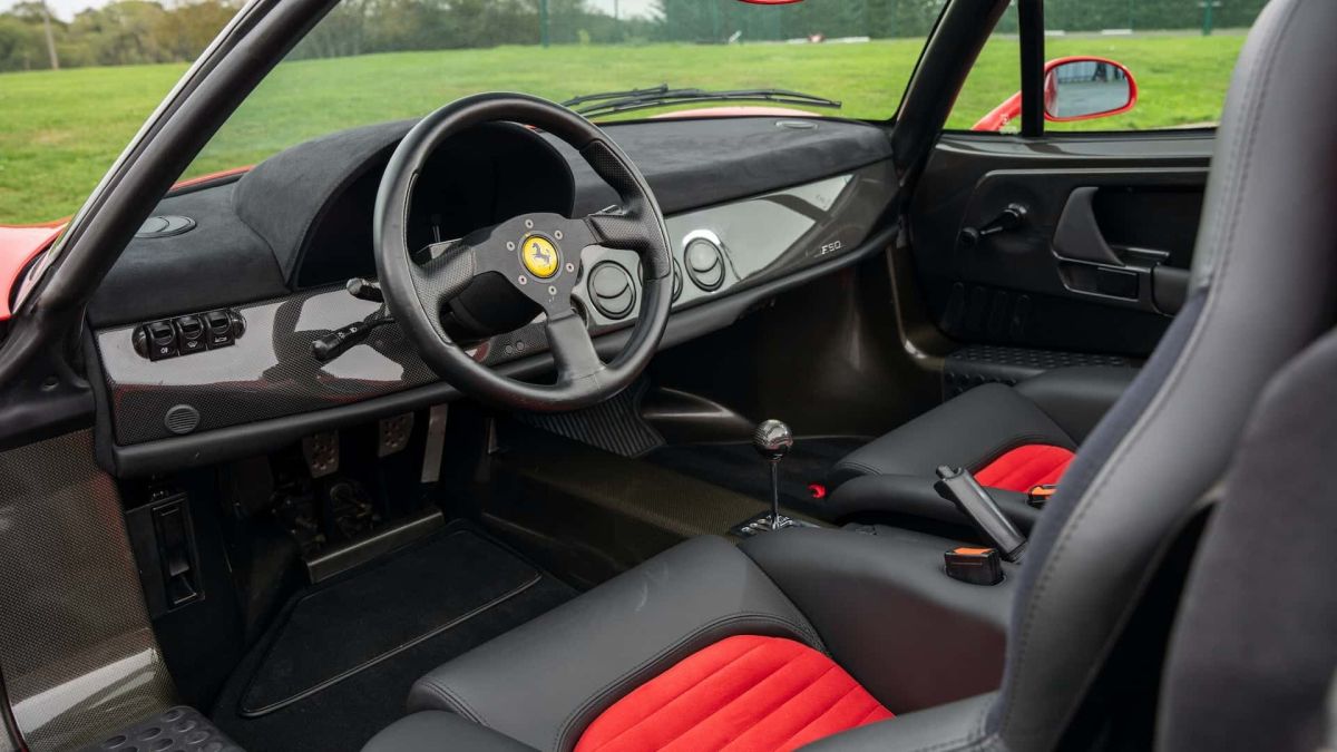 Ferrari F50 - wnętrze