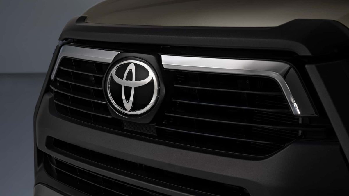 Toyota Hilux Hybrid 2024