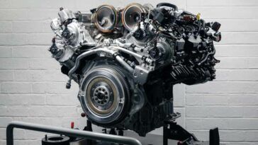 Hybryda V8 od Bentleya